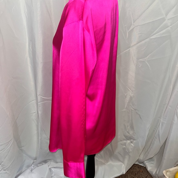 Banana Republic Satin Fuchsia Blouse Womens Size Medium Beautiful!!!❤️❤️ - Picture 4 of 11